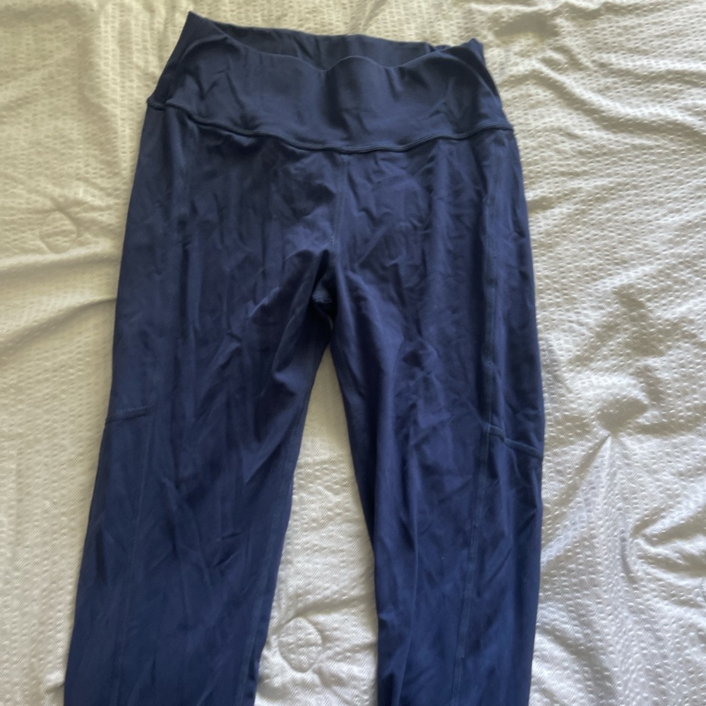 Women's Navy Blue leggings with scrunche